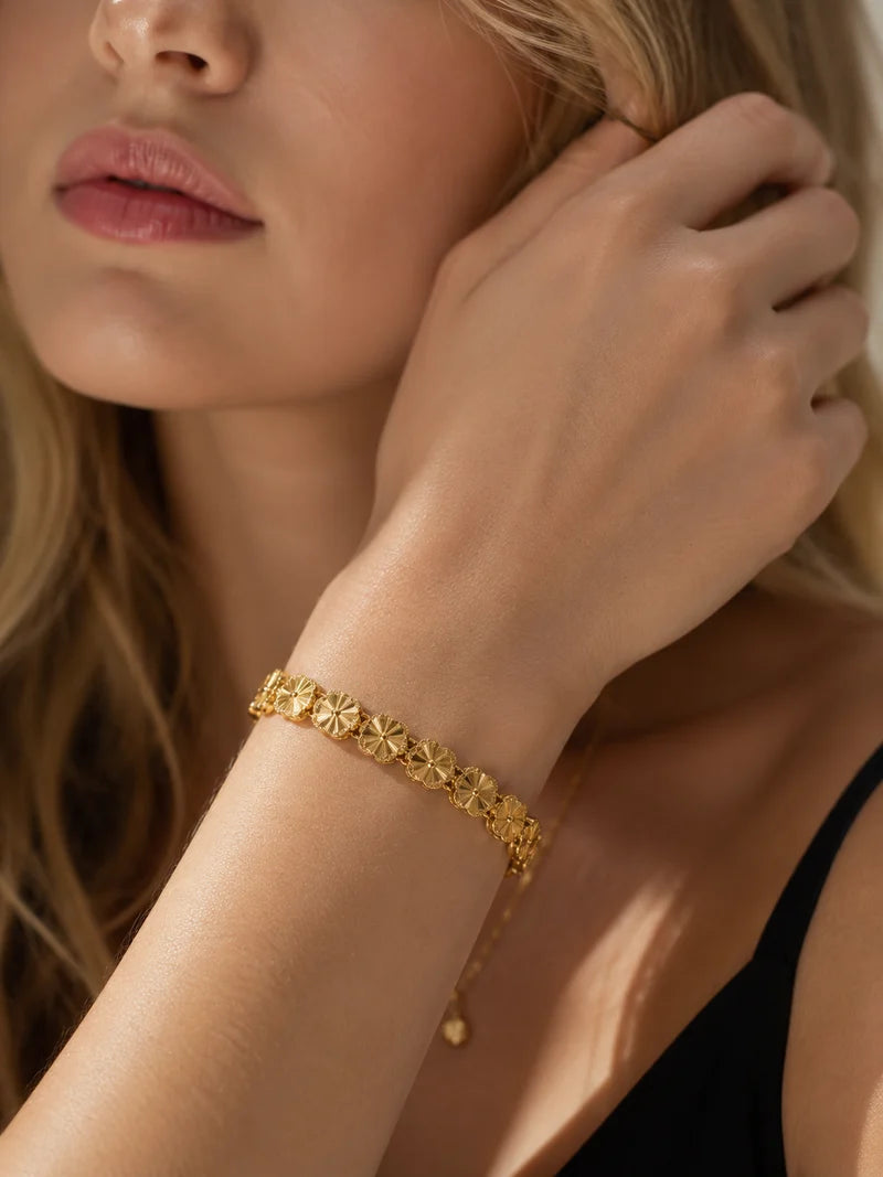 Woman Elegant Clover Bracelet